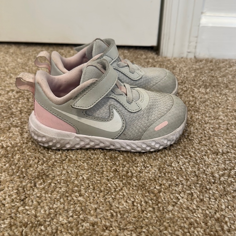 Toddler girl Nike sneakers